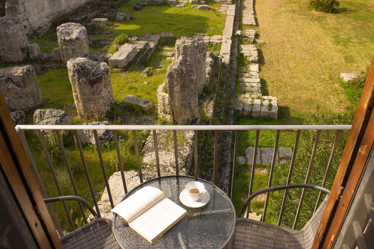 Apollonion Hh Above Apollo'S Temple Ortygia Syracuse Exterior foto